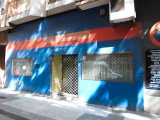 Local commercial à Calle del matadero 4. Local acondionado como oficina dos escaparates