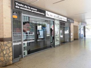 Lloguer Local Comercial a Calle de gertrudis gómez de avellaneda 31. Local totalmente acondicionado en gomez avellaneda 31 junto gran