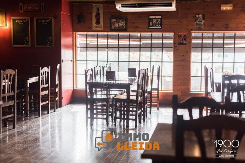 Foto fa301b9d-5015-45da-baf5-294cb73b5a24. Alquiler local comercial en de l'estació 49 oportunidad de negocio ! en Balaguer