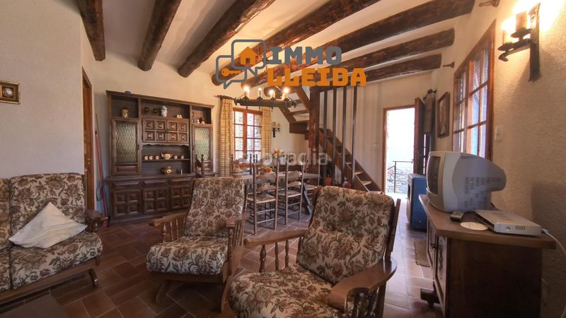 Foto 95a2837a-34ff-4477-b7d7-3c7b0e886a4d. Casa adossada a Àger