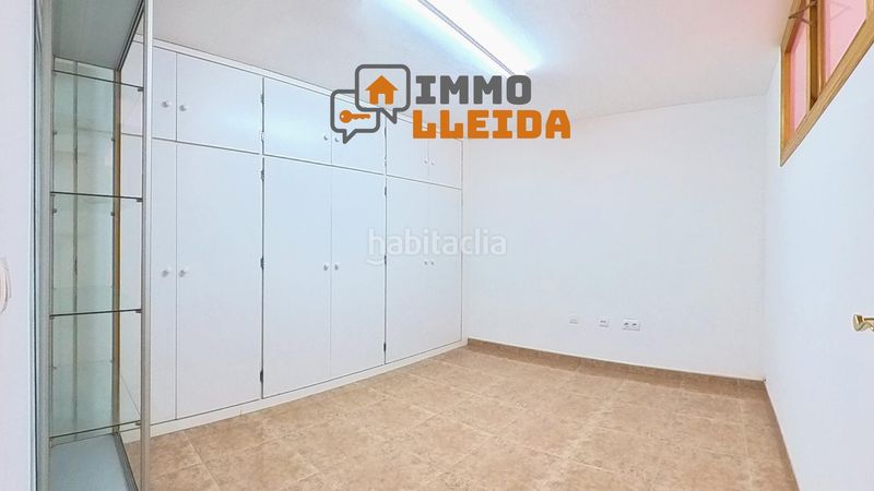 Foto 769b6213-a9de-4a64-9ed5-8206fe0ff650. Local comercial a calle del barranc 5 a Alfarràs