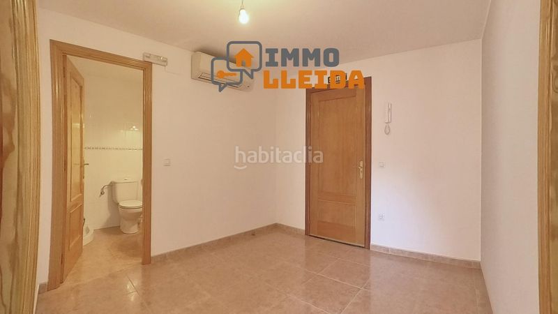Foto f23aae7e-e295-45bd-9634-1a3e987c2f02. Local comercial a calle del barranc 5 a Alfarràs