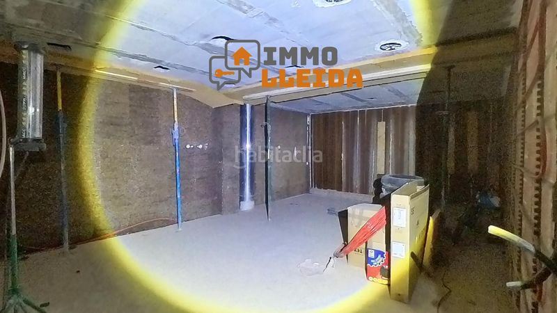 Foto 2f7e557f-d9b6-4ff0-a50f-f4c8deacf4dd. Local comercial a calle de les franqueses 63 a Balaguer