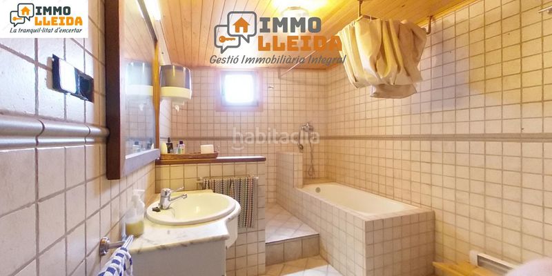 Foto e3d024e6-efef-4b2b-9cc0-fed6621f32b4. Casa adosada en calle vernet 17 casa en vernet por acabar de reformar y con múltiples posibilidades!! en Artesa de Segre