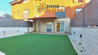 Casa adossada a Calle valentí almirall 6. Oportunidad casa adosada en balaguer