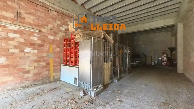 Foto ac8ee1ae-ffc8-4e79-adfb-8c3a82535172. Local comercial a avenida tarragona 3 a Tàrrega