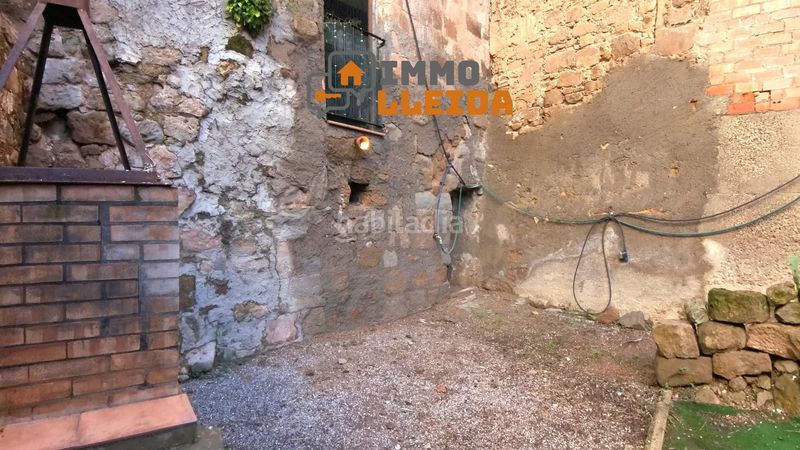 Foto 08c2707a-bdd0-4c7b-a2b1-903ff9ec95f3. Casa adossada a calle vilanova a Ponts