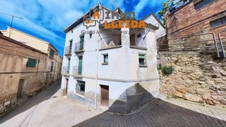 Casa a schiera in Calle sant miquel 1. Casa a reformar en tartareu