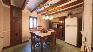Casa adossada a Calle nou 7. Casa en el centro de cervera con mucho espacio!!