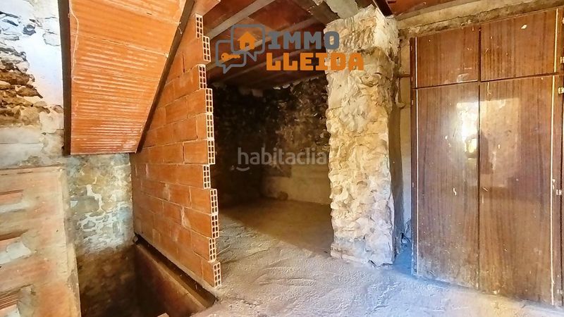 Foto ae2a52f4-38ac-4eaa-aaa4-b7709b836fcb. Casa adossada a calle major a Vilanova de Meià