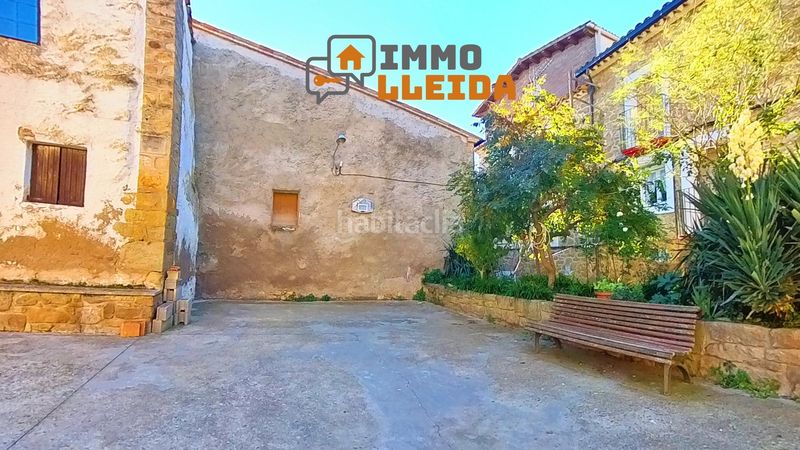 Foto d34b4757-4e6a-440f-b060-64b1857f8425. Casa adossada a calle major a Vilanova de Meià