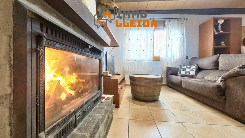 Foto f8b534c2-a795-4852-b874-e8bff2c9d035. Casa adossada a calle font-ag. 3 a Àger