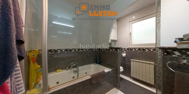 Foto d665cc96-9fdb-4a3d-afa8-ffdccaf78609. Casa amb calefacció aparcament piscina a Sentiu de Sió (La)