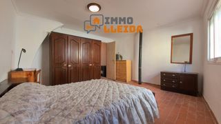 Casa adossada a Castelló de Farfanya. Encanto y amplitud en el corazón de castelló de farfanya