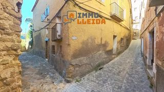 Reihenhaus in Calle sant vicenç 2. Casa con encanto en el centro de àger estudio y presupuesto refo