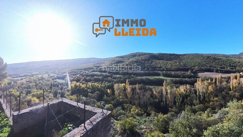 Foto a94bd99e-c8fc-4598-ab52-6b6050cf1670. Casa adossada a calle sant vicenç 2 a Àger