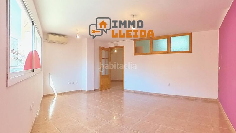 Foto 44984f87-b7a8-4b2f-baf9-408c4e35f75e. Local comercial a calle del barranc 5 a Alfarràs
