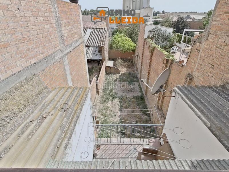 Foto 0b54b572-3157-44bb-8930-1ff6e93f4ebb. Casa adossada a avenida preixana a Bellpuig