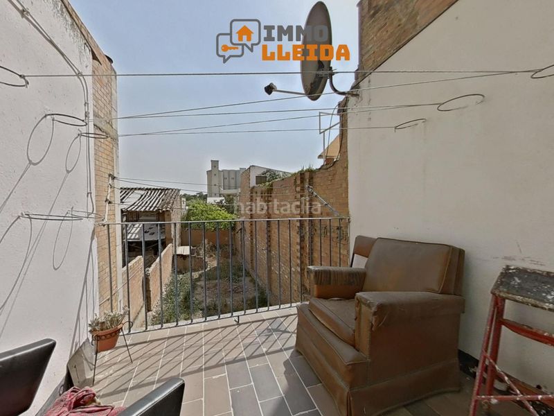 Foto 1b92b832-c001-4811-856c-af26a0a33708. Casa adossada a avenida preixana a Bellpuig