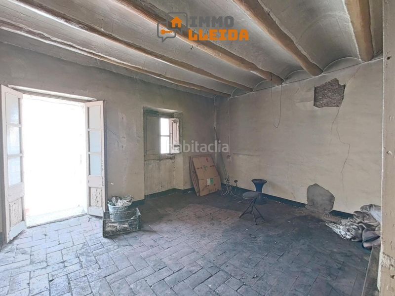 Foto 702d817e-bb32-47d6-a4b3-396d038acbb7. Casa adossada a avenida preixana a Bellpuig