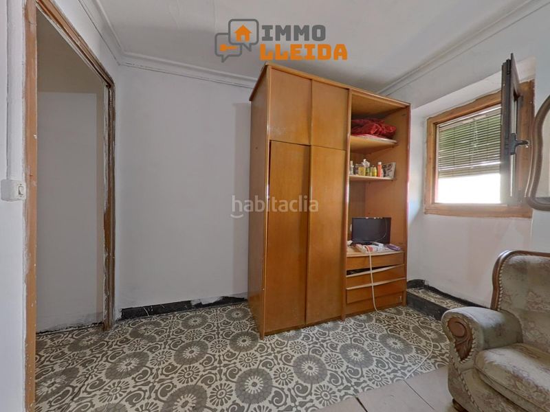 Foto 985d03da-ec2d-423e-ac6e-a75c2d3f0225. Casa adossada a avenida preixana a Bellpuig