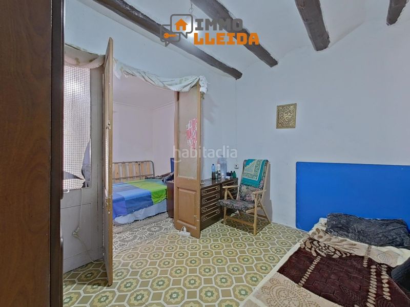 Foto eb542345-1402-42ca-9136-1be5213d98a1. Casa adossada a avenida preixana a Bellpuig