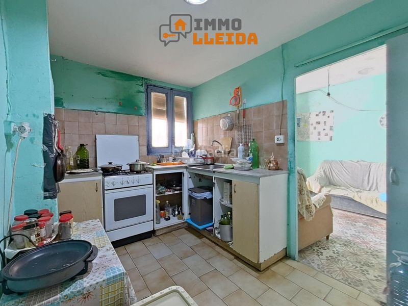 Foto f529d5ca-eddb-4caf-8ca3-984c5d689730. Casa adossada a avenida preixana a Bellpuig