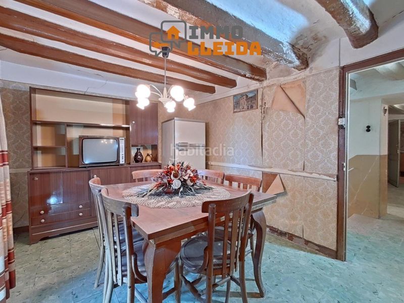 Foto 031c5a9b-c2b2-4610-94ff-178f474529ae. Casa adossada amb aparcament a Cervera