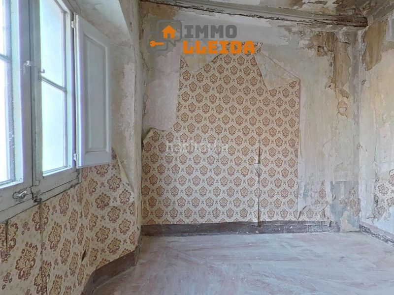 Foto 4f37d473-2245-4174-9632-f81e2ba70021. Casa adossada amb aparcament a Cervera