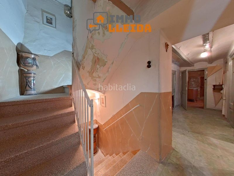 Foto b3d3e283-d18b-4ab9-bf14-384e5913b2ed. Casa adossada amb aparcament a Cervera