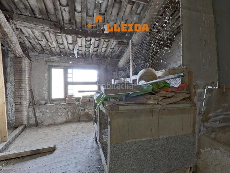 Foto c75bfab2-2e49-49a9-82b7-c8436339dc75. Casa adossada amb aparcament a Cervera