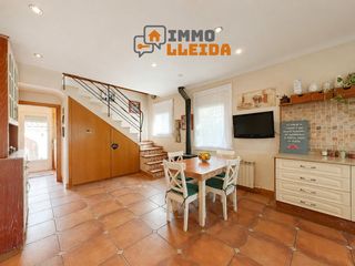 Casa  Carrer carrer aguilar de segarra. Casa de estilo rústico con patio y mucho encanto en calaf