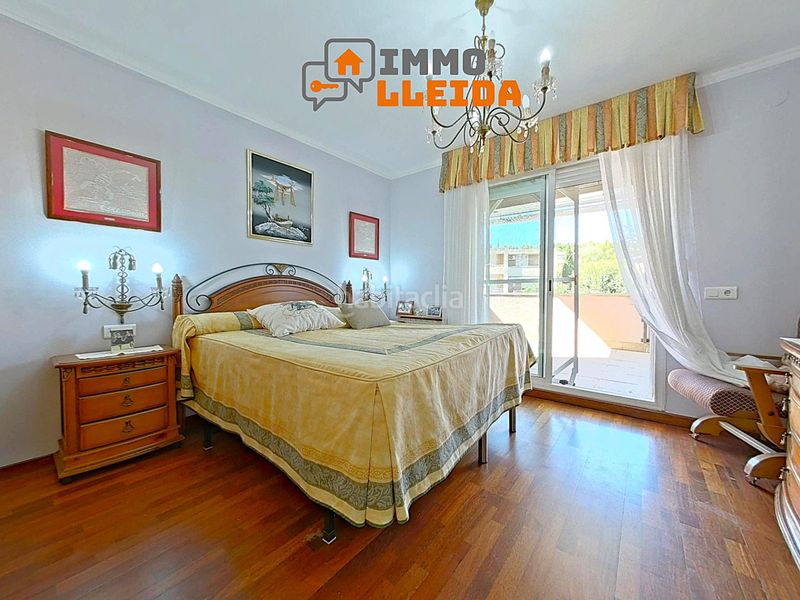 Foto 405c40a8-d9f3-4fd5-bc85-ca1d53990926. Casa adossada a calle agramunt 23 a Tàrrega