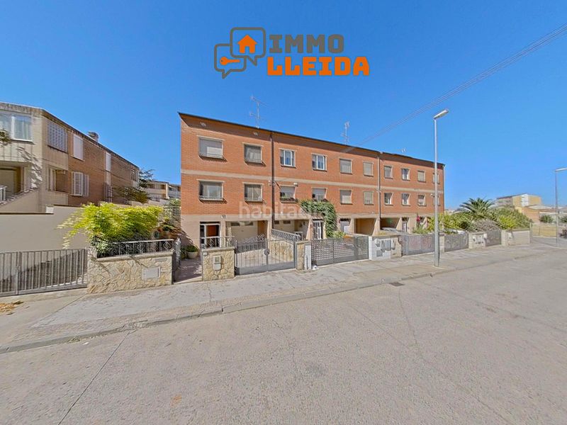 Foto 5c8b93c8-7af9-484d-889d-e578b335b0ff. Casa adossada a calle agramunt 23 a Tàrrega