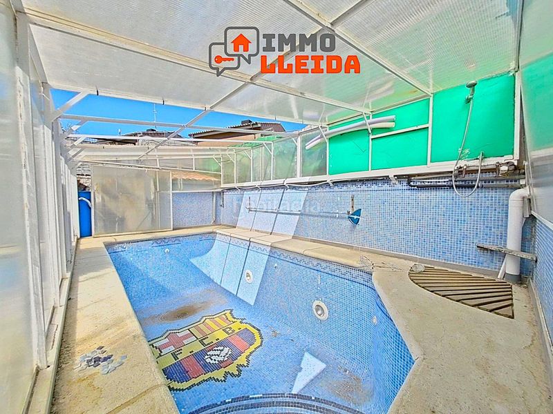Foto 894c806f-0c8a-4625-8551-47ca341ba394. Casa adossada a calle agramunt 23 a Tàrrega