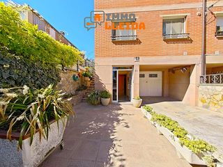 Casa adosada  Calle agramunt 23. Oportunidad casa con piscona en tàrrega