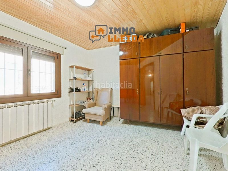 Foto 523b401d-30fc-49fb-9669-4f66a704c301. Casa adossada a calle castell 3 a Estaràs