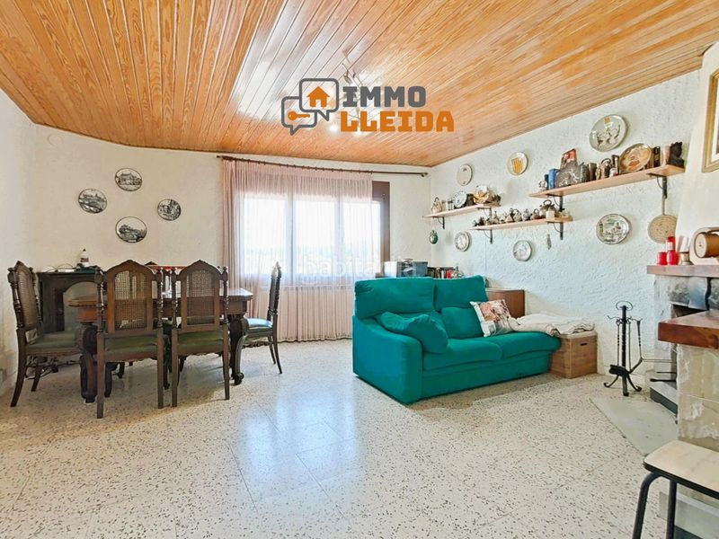 Foto fe0ff431-be63-40c6-a3dd-7656ae51755a. Casa adossada a calle castell 3 a Estaràs