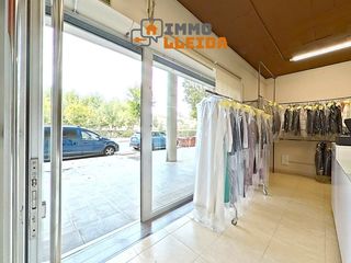 Lloguer Local Comercial a Avenida avinguda països catalans 43. Traspaso negocio en pleno rendimiento