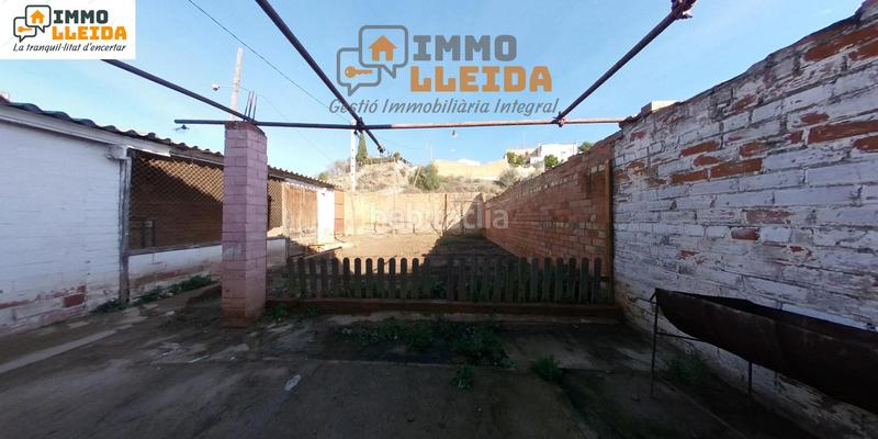 Foto 03c33c23-aa95-47a3-93a7-c001e5b46889. Terreno residencial solar urbano con 102m construidos!! en Balaguer