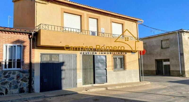 Foto 0e4fc858-75b2-4afc-a595-c7d77ec2d1e0. Casa  independiente de dos plantas en Cantalpino