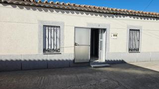 Casa a Cantalpino. Casa nueva con patio en cantalpino