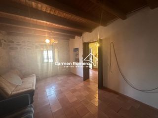 Bauernhof in Torresmenudas. Casa de pueblo con  patio jardin y garaje a 18 km de salamanca