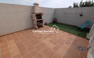Maison jumelée à Villoria. Adosado con garaje y  patio jardin en villoria