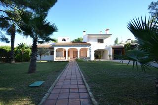 Xalet a Calle tord del 3. Chalet con 1.000m de terreno en la playa de riumar