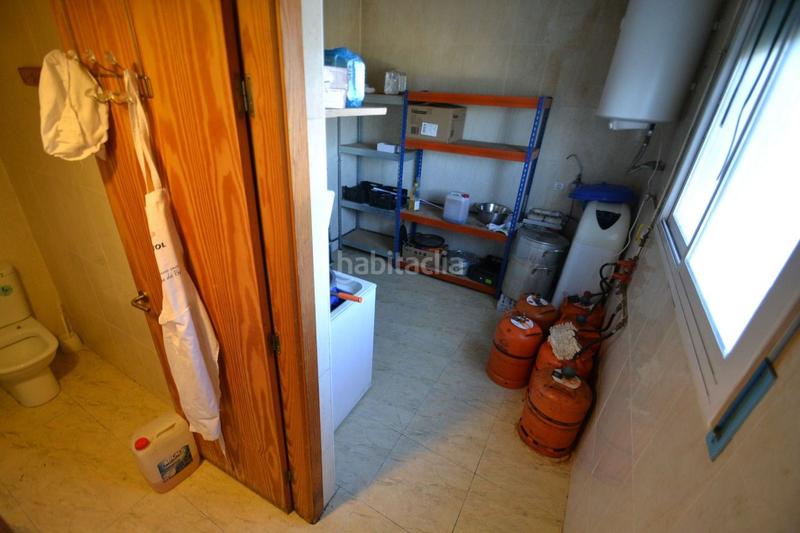 Foto 820720e8-bd6e-4f8b-a55d-f53b5a552bd1. Lloguer local comercial a avenida u d'octubre de l' 12 a Ametlla de Mar (L´)