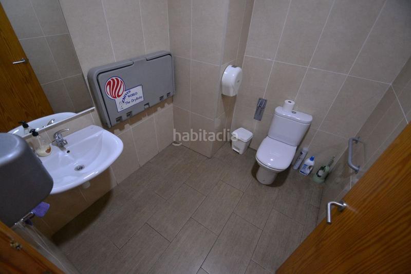 Foto f2ba5647-582d-42d9-93ec-305996960a96. Lloguer local comercial a avenida u d'octubre de l' 12 a Ametlla de Mar (L´)