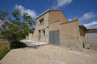 Casa a Gustavo adolfo becque 73. Casa con gran terreno en deltebre