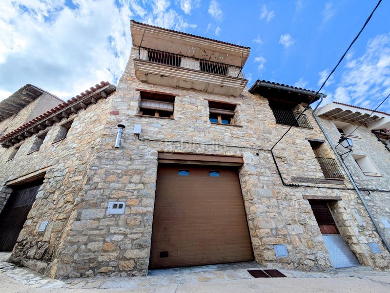 Foto c25e3d8d-d6b1-4bde-b567-e2ab29a8f9df. Casa a calle major-el boixar a Pobla de Benifassà (la)