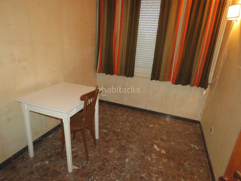 Foto d33d9d7e-ef3d-454c-bd69-3e4c607f83ec. Casa in calle larache in Casc Antic Amposta
